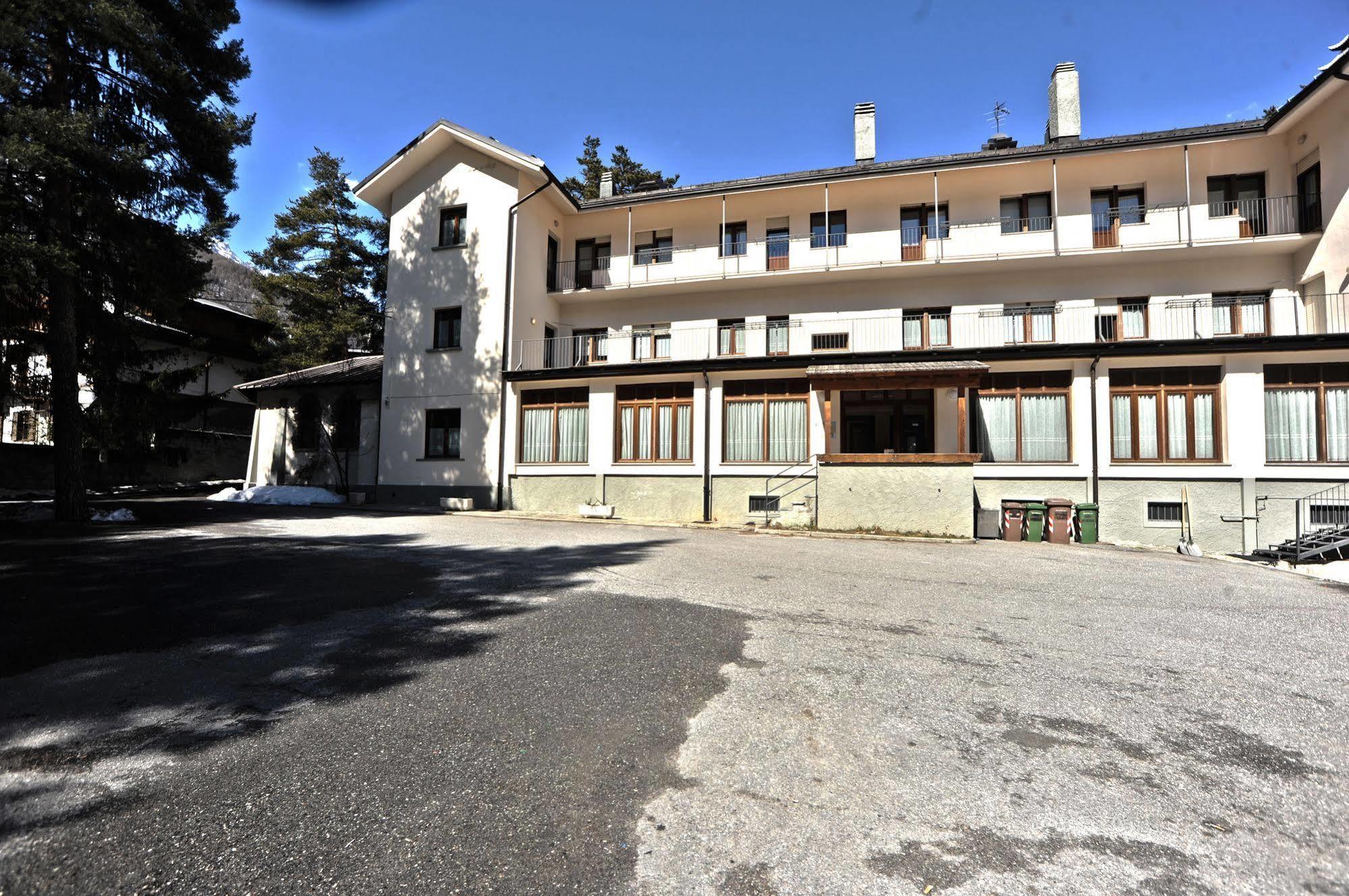 Casa San Francesco Hotel Bardonecchia Exterior foto